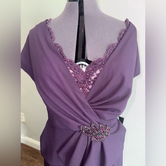 Elegant Purple mother of the bride Dress - Picture 5 of 9
